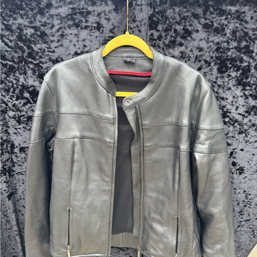 Women's Black Leather Jacket - Picture 7 of 10